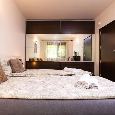 Quiet In Ricky شقة